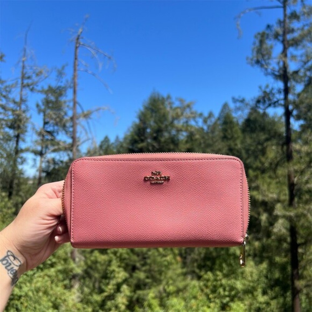 COACH Long Zip-Around PINK Crossgrain Leather Wallet Gold Hardware AUTHENTIC